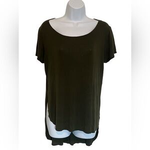 Love J Women’s Dark Olive Green short Sleeve Asymmetrical Top. Size: Large.